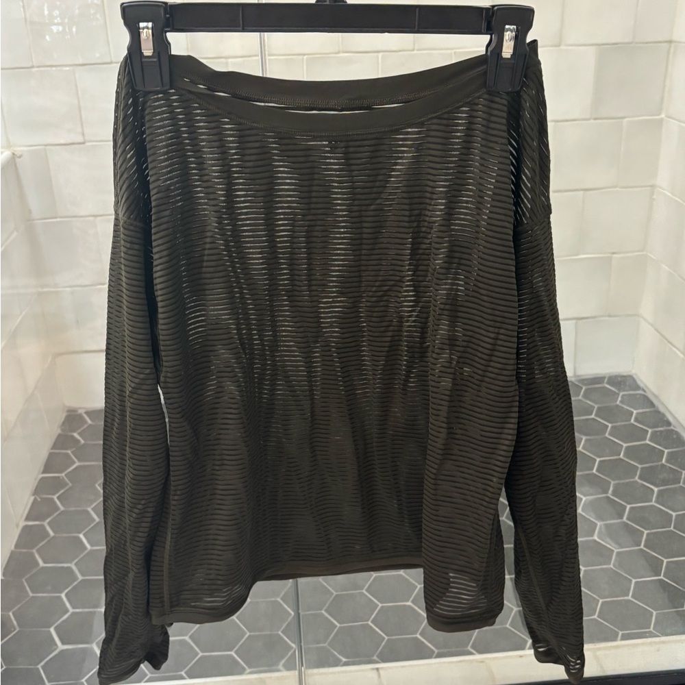 Lululemon long sleeve top olive green ￼